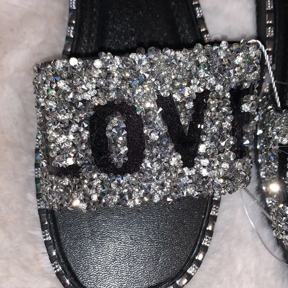 Women's LOVE Beach Flip Flop Slides - BNWOT - Picture 7 of 9